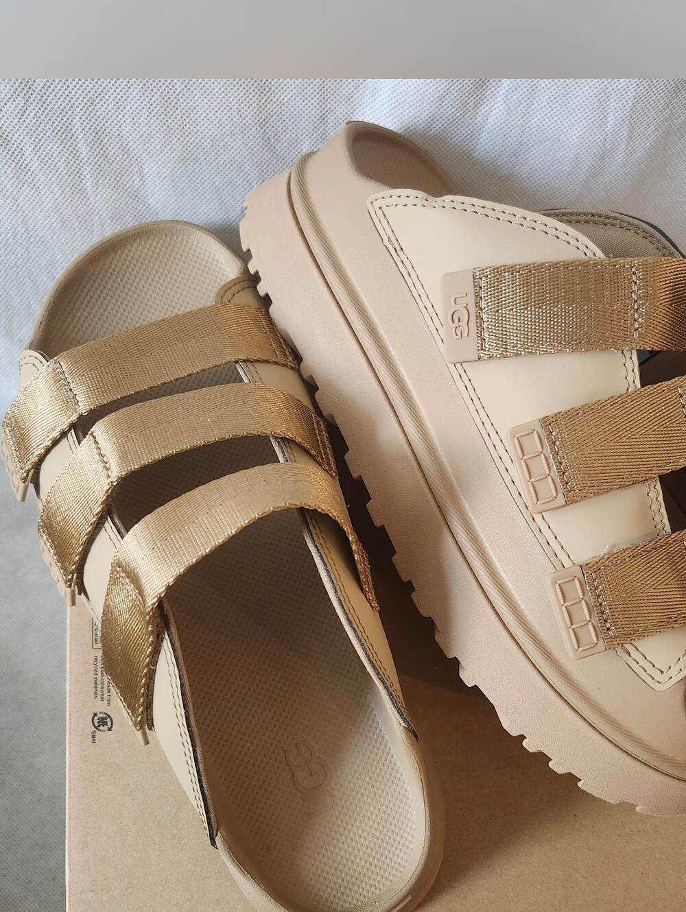 UGG Women Golden Glow Platfoam Slide Sandal In Brown Sz 8, 9